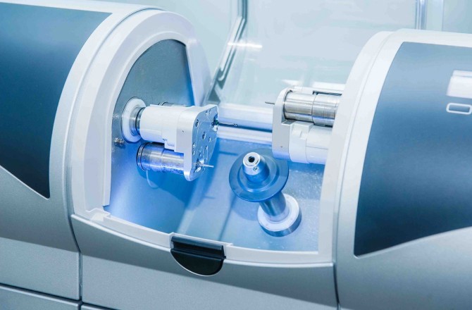 Usineuse informatique - Cerec au cabinet dentaire des Drs Métier